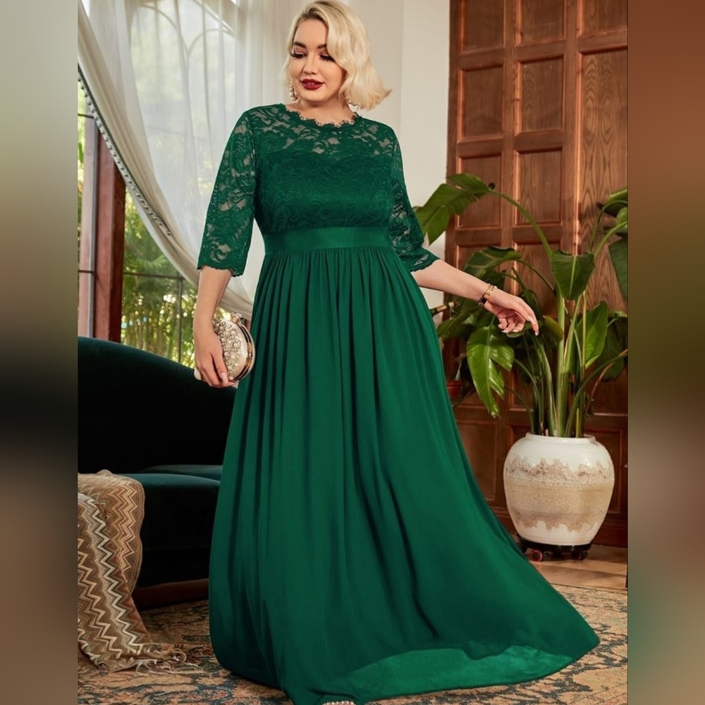 Maxi Dress Lace Emerald Green Size M New with Tags